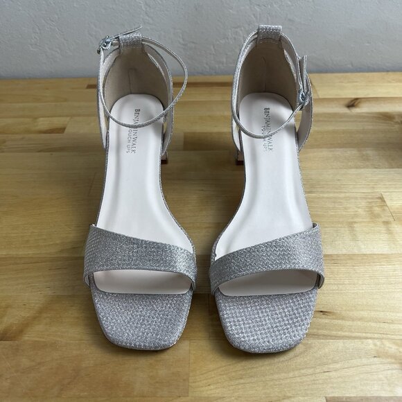 Touch Ups Benjamin Walk Champagne Glitter Lilibet Block Heel Sandal Size 10 WIDE - Picture 3 of 13